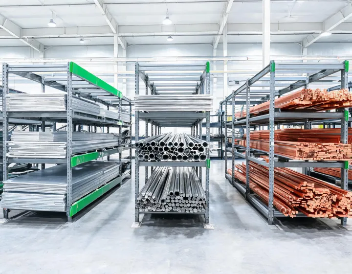 Cut-to-size aluminum and stainless stock in an online metal service center